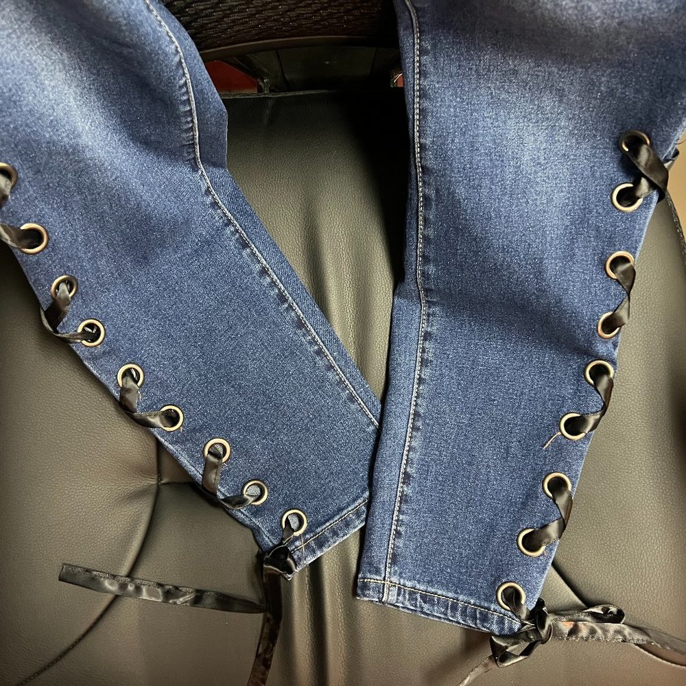 Women's New York & Co Blue Jeans Size 10 with Ribbons on side of legs